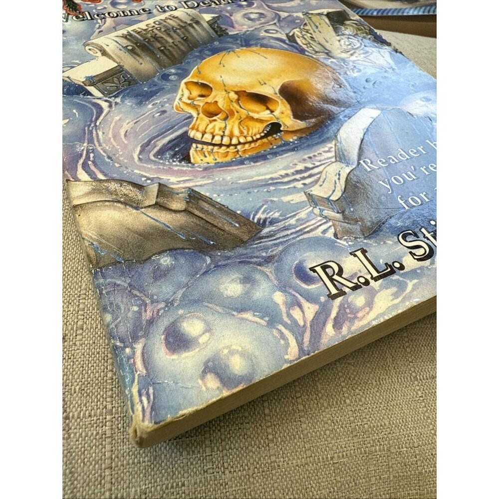 Goosebumps Welcome to Dead House By RL Stine - Picture 3 of 6